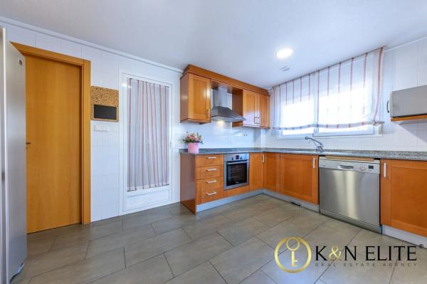 Chalet pareado en calle Pintor Maria Fortuny