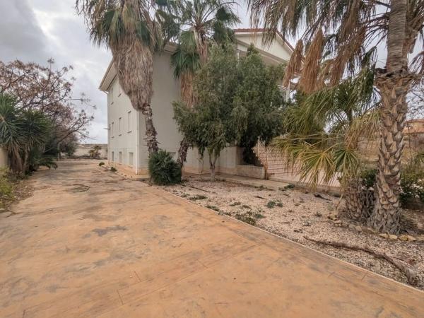 Casa independiente en calle de la Turquesa