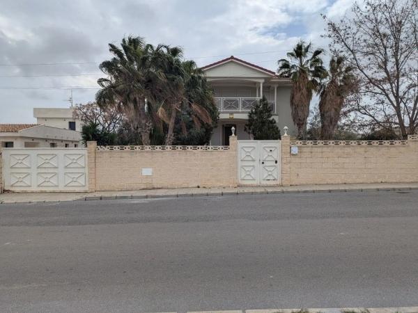 Casa independiente en calle de la Turquesa