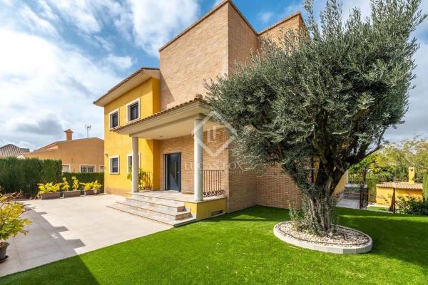 Casa independiente en calle de I'Ametller