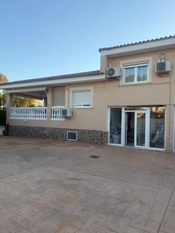 Chalet en calle Avellano, 5