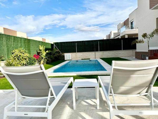 Chalet pareado en calle de la Sardina