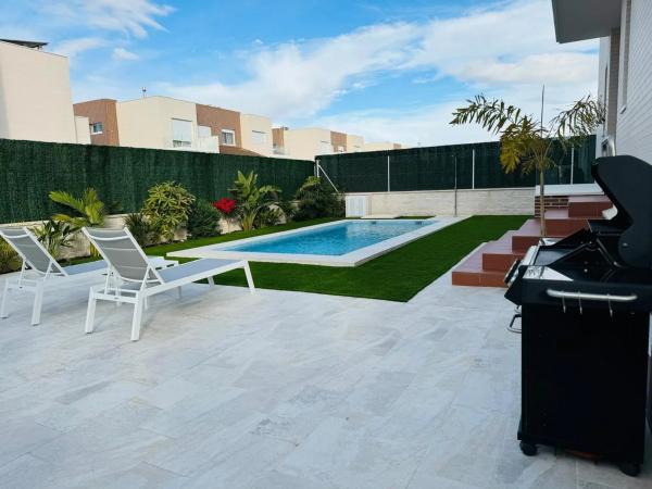 Chalet pareado en calle de la Sardina