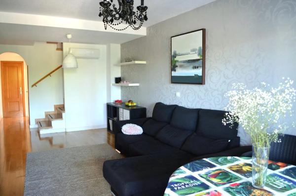 Chalet adosado en calle del Ressol, 4