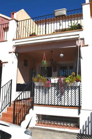 Chalet adosado en calle del Ressol, 4