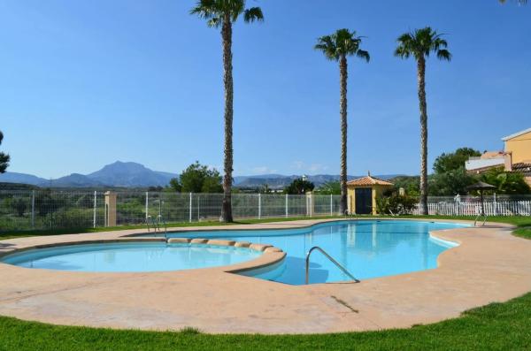 Chalet adosado en calle del Ressol, 4