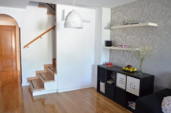 Chalet adosado en calle del Ressol, 4