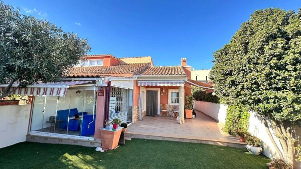 Casa independiente en calle de la Camamil la