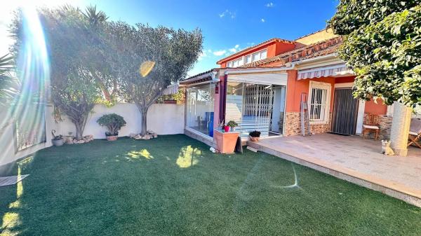 Casa independiente en calle de la Camamil la