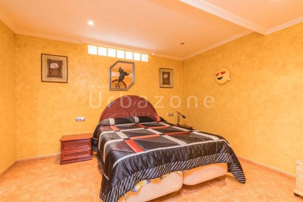 Casa independiente en calle Noguera, 31