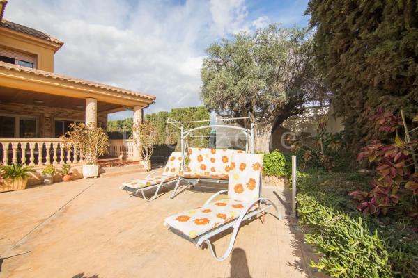 Casa independiente en calle Noguera, 31