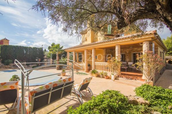 Casa independiente en calle Noguera, 31