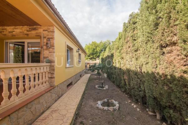 Casa independiente en calle Noguera, 31