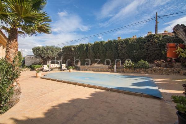 Casa independiente en calle Noguera, 31