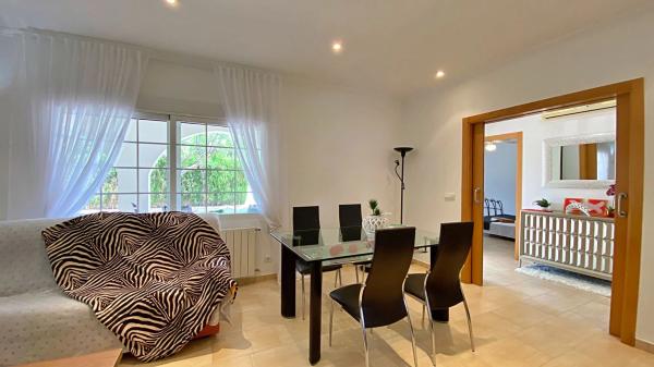 Casa independiente en calle Figueras Pachec