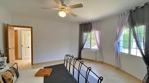 Casa independiente en calle Figueras Pachec