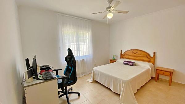 Casa independiente en calle Figueras Pachec