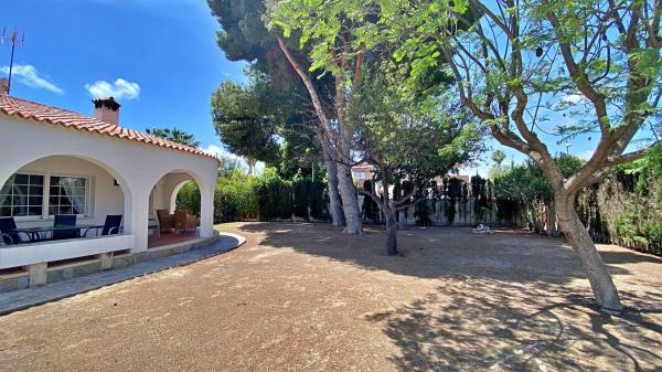 Casa independiente en calle Figueras Pachec