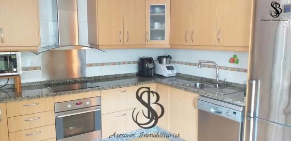 Chalet pareado en calle Aries