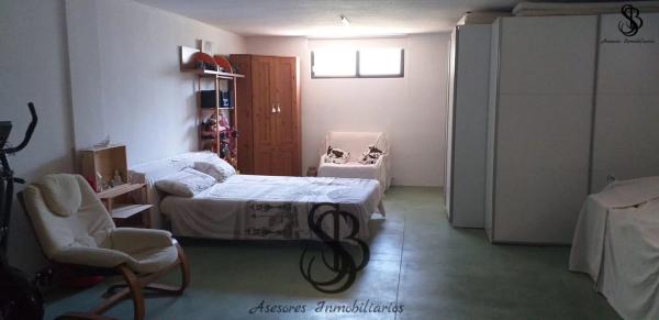 Chalet pareado en calle Aries