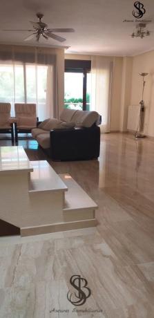 Chalet pareado en calle Aries