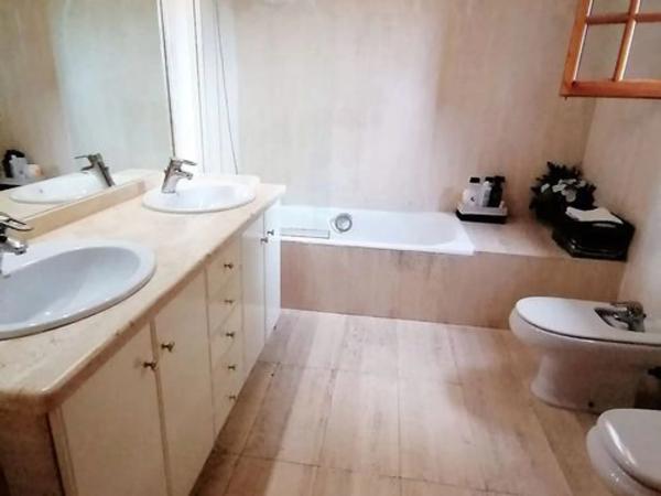 Casa independiente en calle del Cirerer