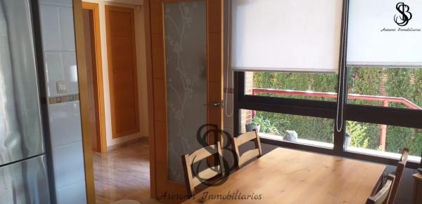 Chalet pareado en calle Aries