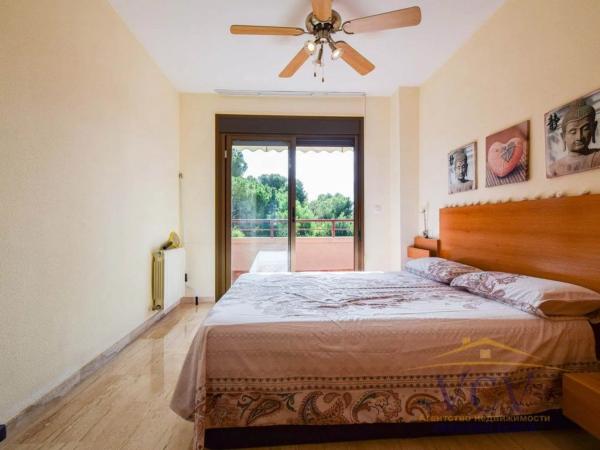 Chalet pareado en calle Aries