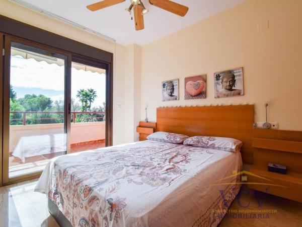 Chalet pareado en calle Aries