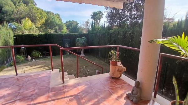 Chalet pareado en calle Aries, 11