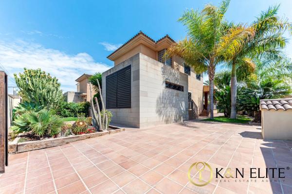 Chalet pareado en calle del Músico Ambrosio de Cotes, 18 -b