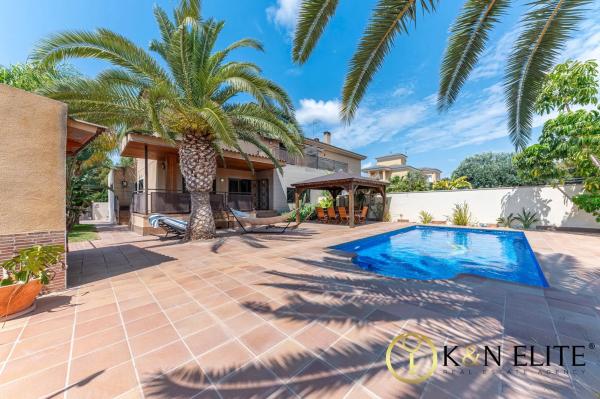 Chalet pareado en calle del Músico Ambrosio de Cotes, 18 -b