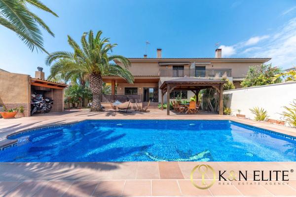 Chalet pareado en calle del Músico Ambrosio de Cotes, 18 -b