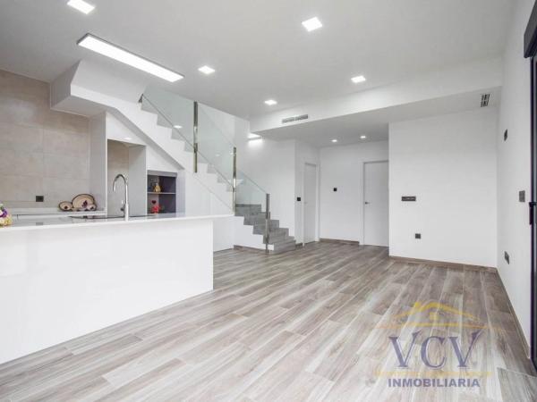 Chalet pareado en calle Alcalde José Verdú Forner