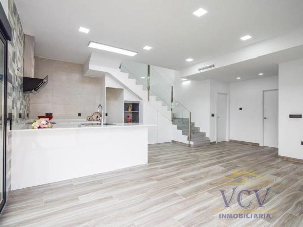 Chalet pareado en calle Alcalde José Verdú Forner