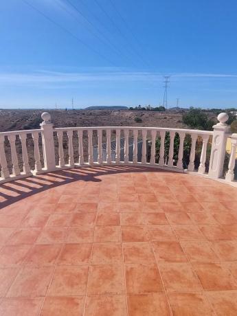 Casa independiente en calle de la Rosella s/n