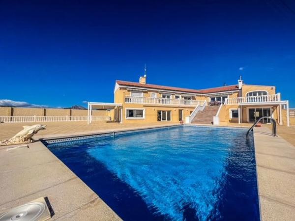 Casa independiente en Partida Marseta, 2 a