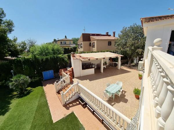Casa independiente en calle de la Serrella