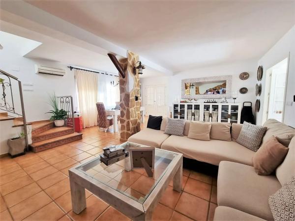 Casa independiente en calle de la Serrella