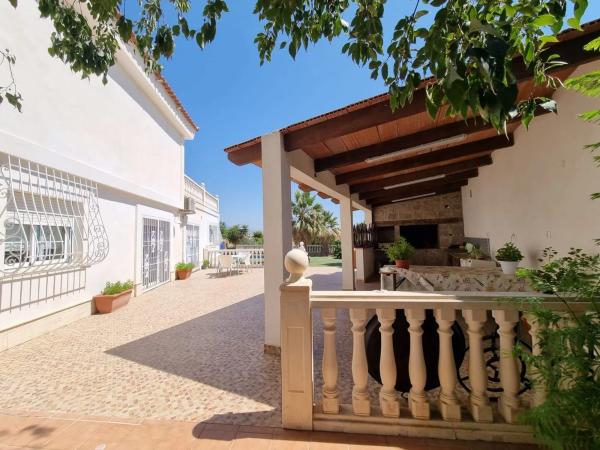 Casa independiente en calle de la Serrella