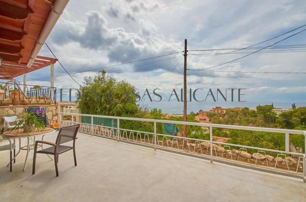 Casa independiente en calle Marbella