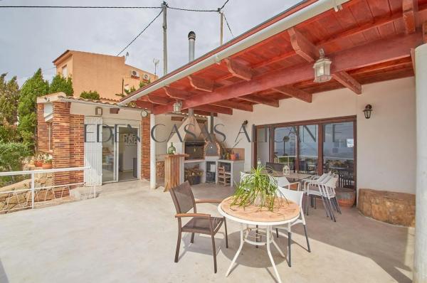 Casa independiente en calle Marbella