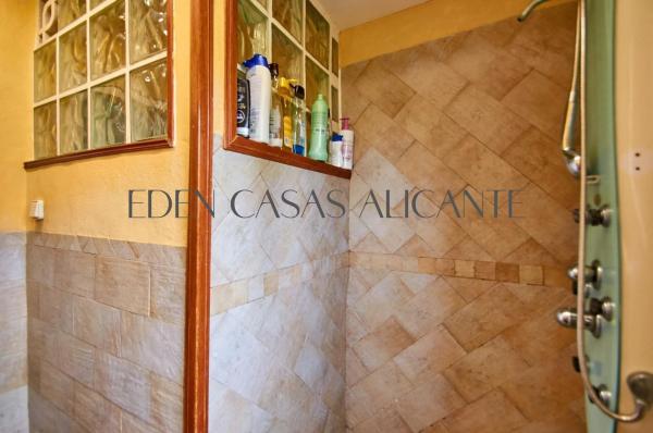 Casa independiente en calle Marbella