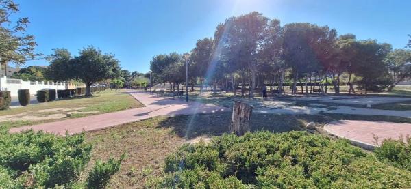 Chalet en carretera Alicante-Valencia