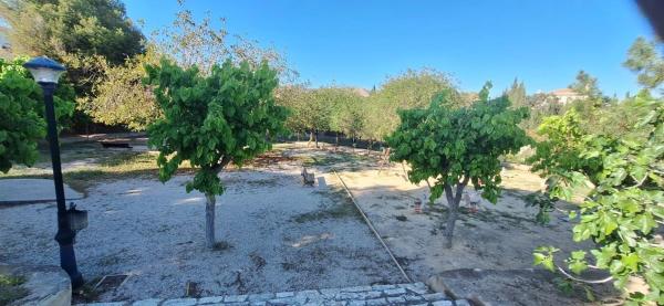 Chalet en carretera Alicante-Valencia