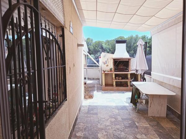 Chalet pareado en avenida de l'Amerador, 8