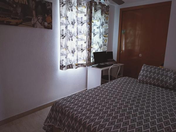 Chalet pareado en avenida de l'Amerador, 8