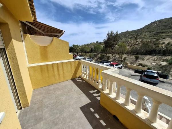 Chalet en calle d'Oriola