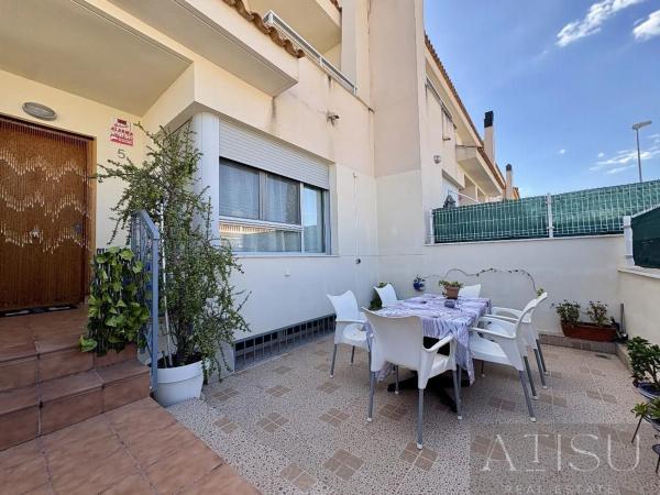 Chalet adosado en calle Serra de Bèrnia