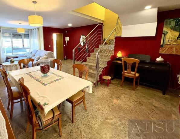 Chalet adosado en calle Serra de Bèrnia